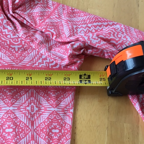 Woman’s loose-fitting top by erika, peachy pink ikat print, size XL - Picture 12 of 16